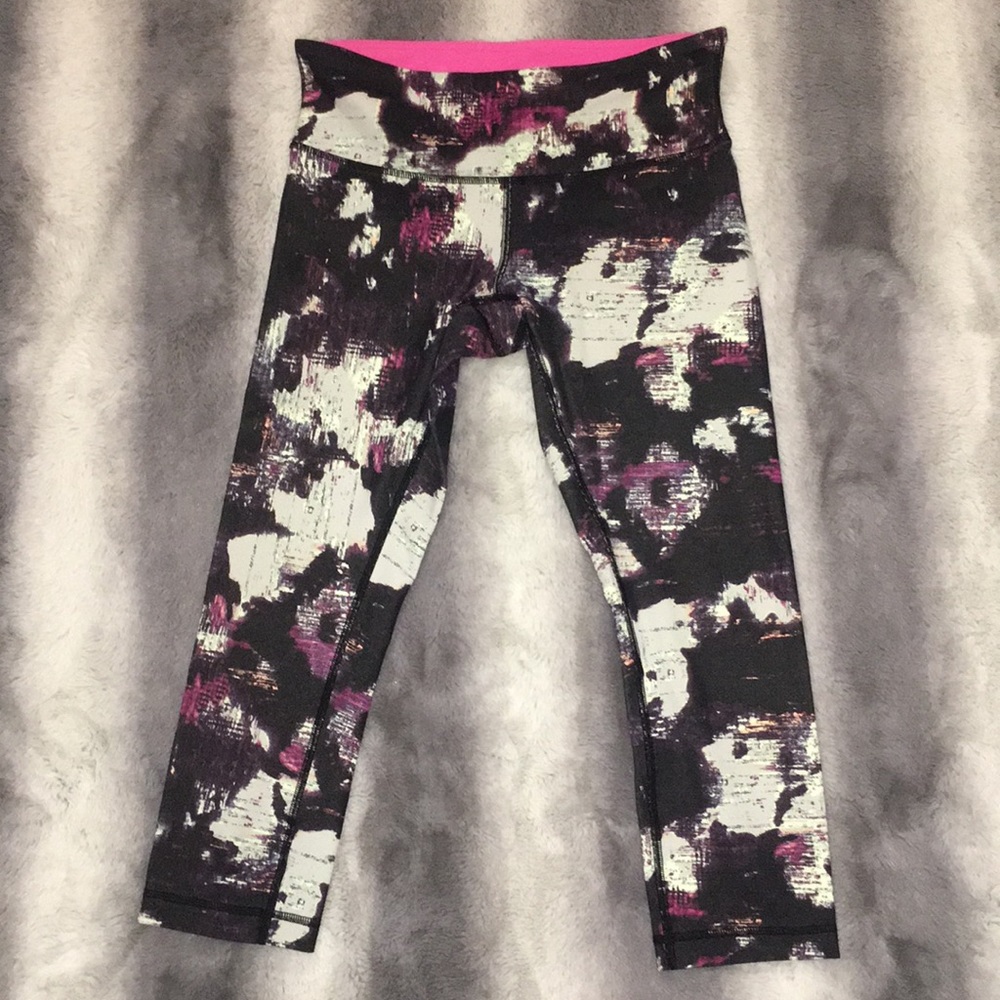 🍋 NWOT- Lululemon Crops sz.8